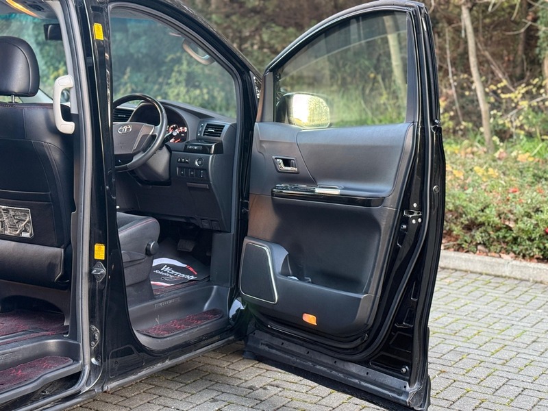 Toyota Vellfire 2014 Golden Eyes 2