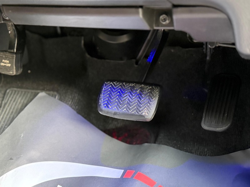 Toyota Vellfire Golden Eyes 2 – Special Custom Edition 2014