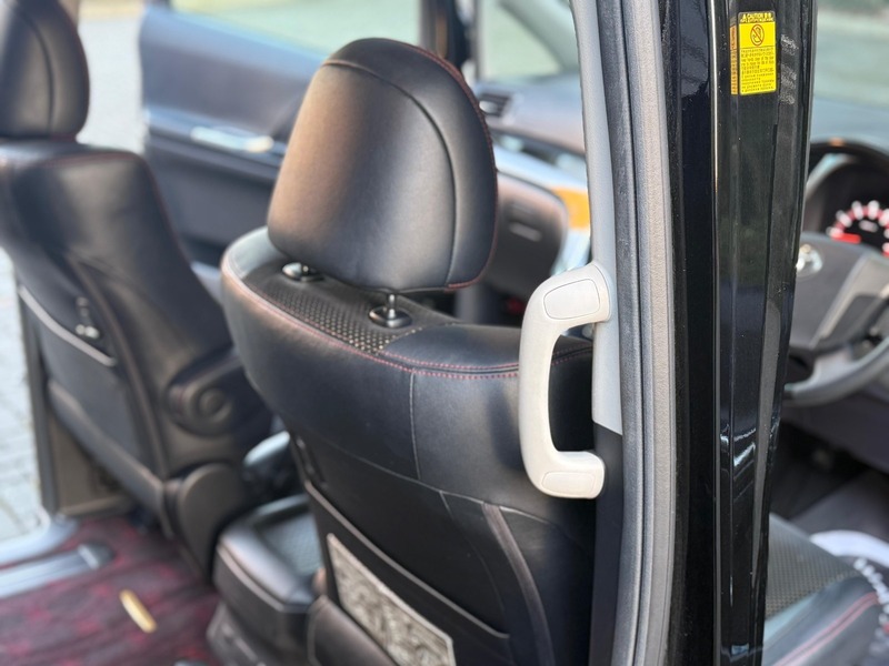 Toyota Vellfire 2014 Golden Eyes 2