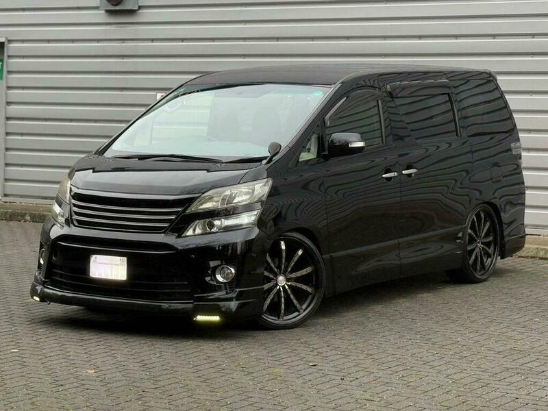 Toyota Vellfire 2013