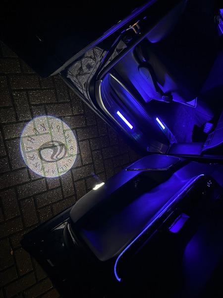 Toyota Vellfire Golden Eyes 2 – Special Custom Edition 2014