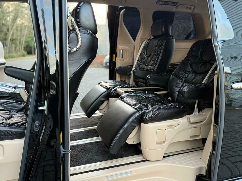 Toyota Vellfire Petrol 2014 Just Like Brand New Show Car