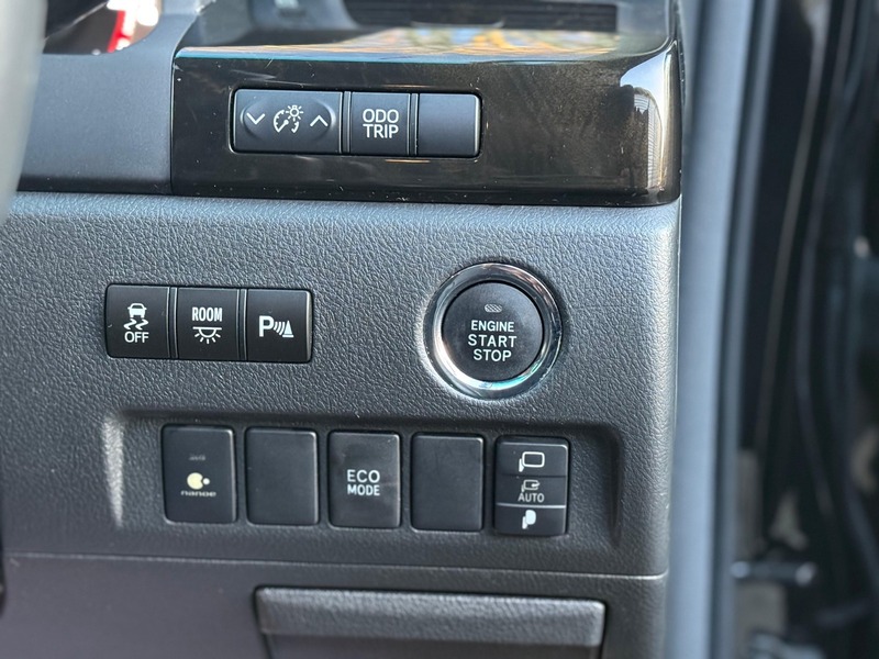 Toyota Vellfire 2014 Golden Eyes 2