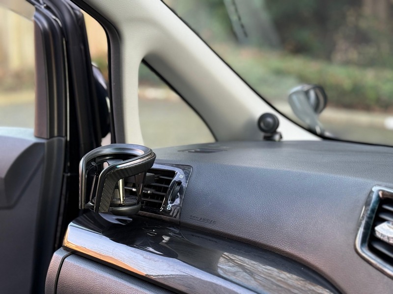 Toyota Vellfire Golden Eyes 2 – Special Custom Edition 2014