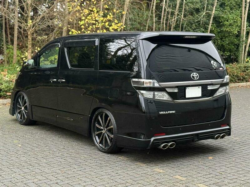 Toyota Vellfire 2013
