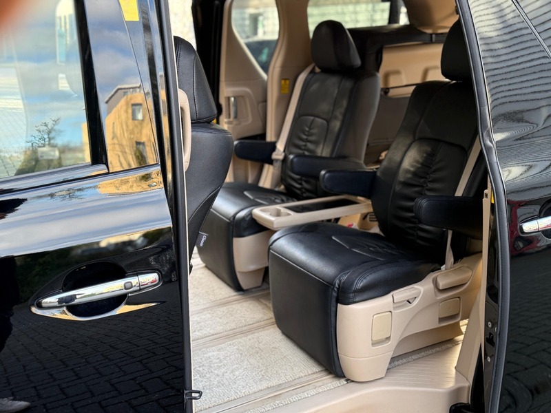 Toyota Alphard – 2012 Petrol Hybrid 2.4L