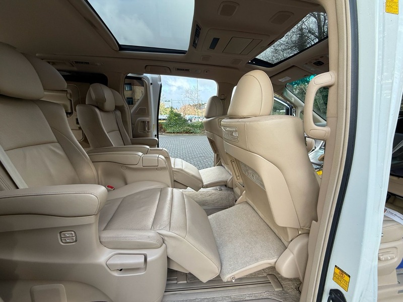 Toyota Alphard Luxury Edition- 2013