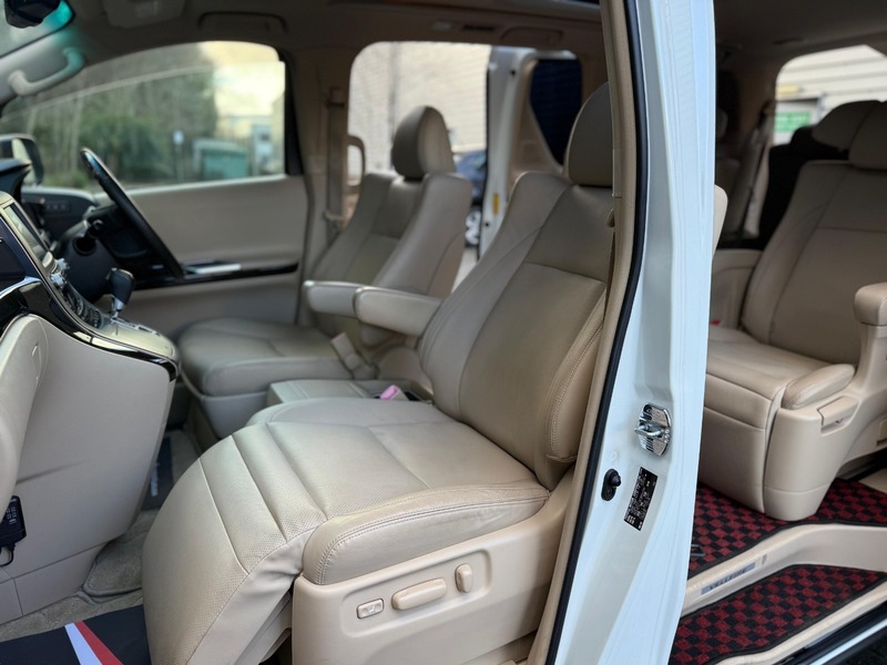 Toyota Vellfire 2014 Luxury Business edition 3.5 V6