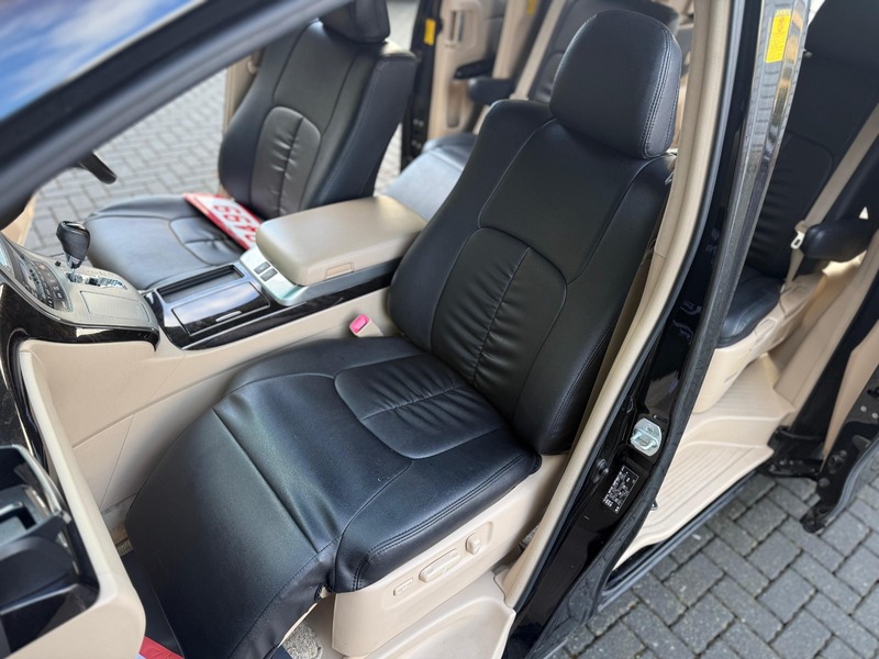 Toyota Alphard – 2012 Petrol Hybrid 2.4L