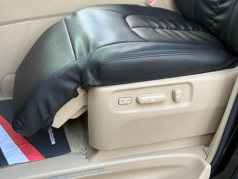 Toyota Alphard – 2012 Petrol Hybrid 2.4L