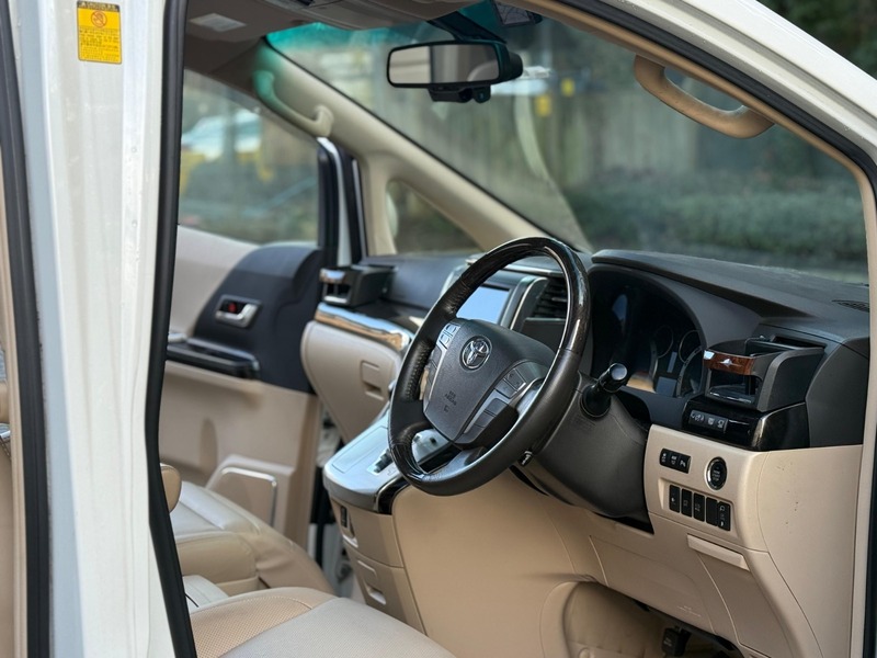 Toyota Vellfire 2014 Luxury Business edition 3.5 V6