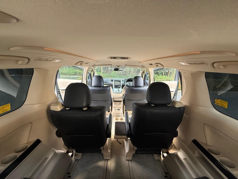 Toyota Alphard – 2012 Petrol Hybrid 2.4L