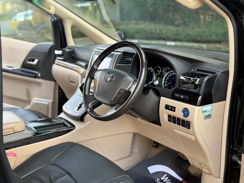 Toyota Alphard – 2012 Petrol Hybrid 2.4L