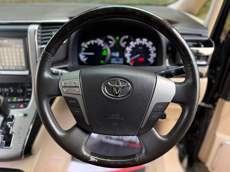 Toyota Alphard – 2012 Petrol Hybrid 2.4L