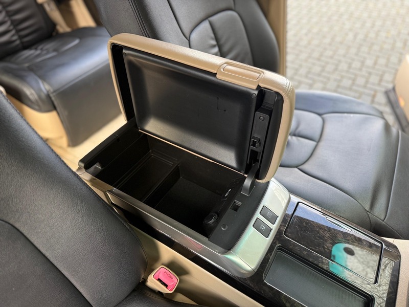 Toyota Alphard – 2012 Petrol Hybrid 2.4L