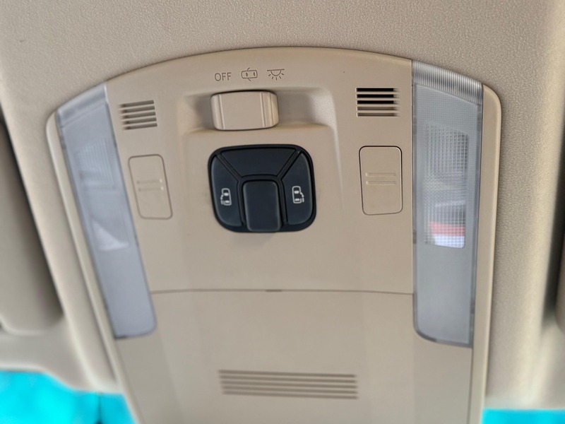 Toyota Alphard – 2012 Petrol Hybrid 2.4L