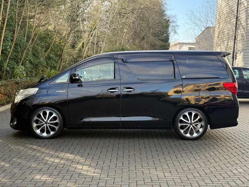 Toyota Alphard – 2012 Petrol Hybrid 2.4L