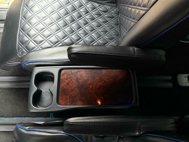 Toyota Vellfire 2.4 Petrol, 2013 STUNNING BODYKIT AIR SUSPENSION