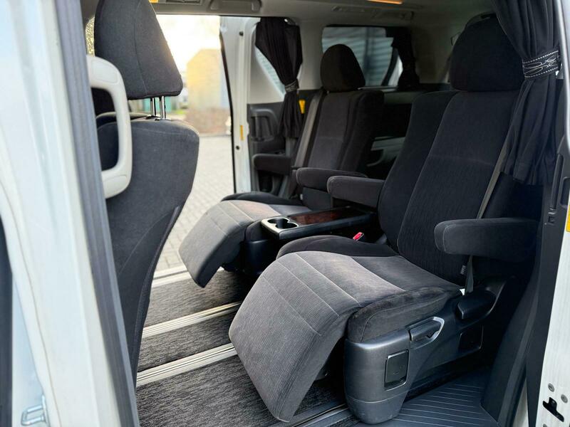 Toyota Vellfire 2013 Dual Sunroof