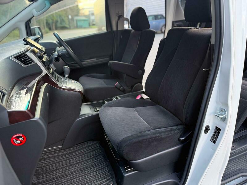 Toyota Vellfire 2013 Dual Sunroof