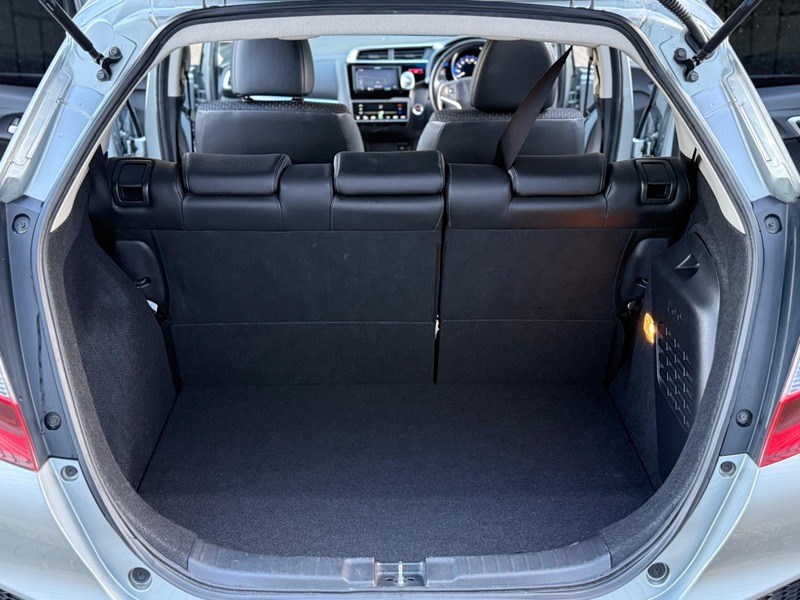 Honda Jazz FIT 2016- Hybrid | Excellent MPG