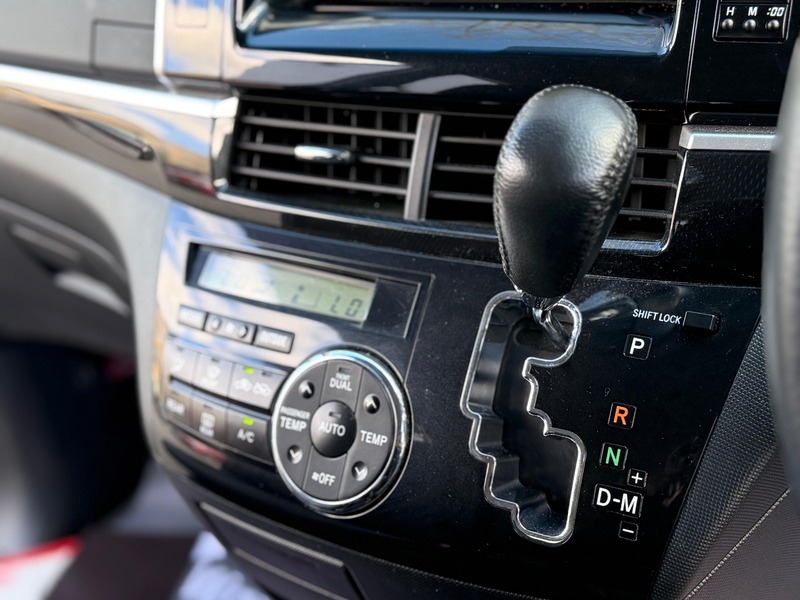 Toyota Estima 2014 | Petrol 2.4L | Exceptionally Clean