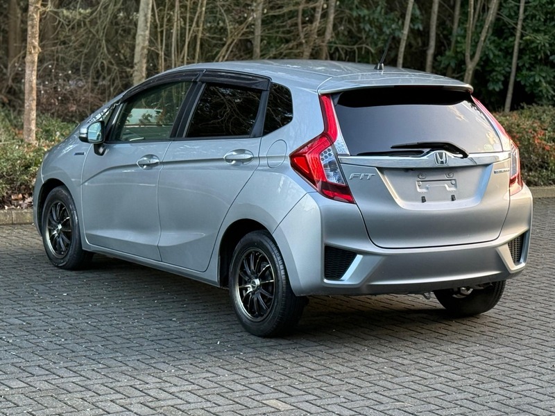 Honda Jazz FIT 2016- Hybrid | Excellent MPG