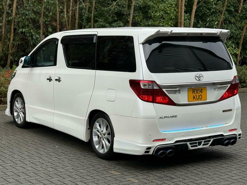 Toyota Alphard 2400cc Petrol Goldeneye 2 Body Kit 2014