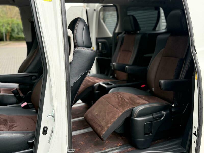 Toyota Alphard 2400cc Petrol Goldeneye 2 Body Kit 2014