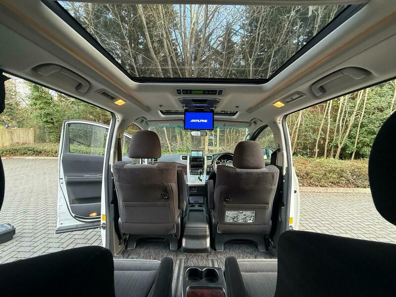 Toyota Vellfire 2013 Dual Sunroof