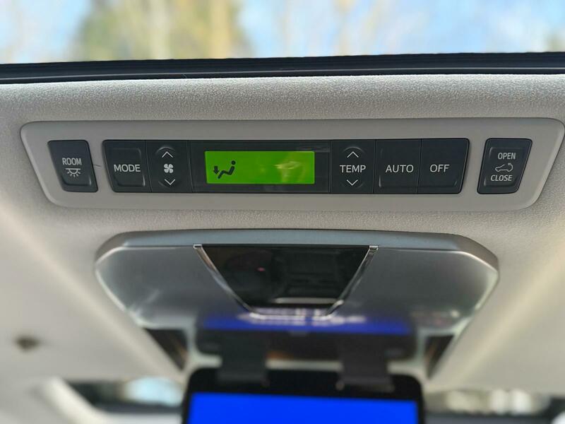 Toyota Vellfire 2013 Dual Sunroof