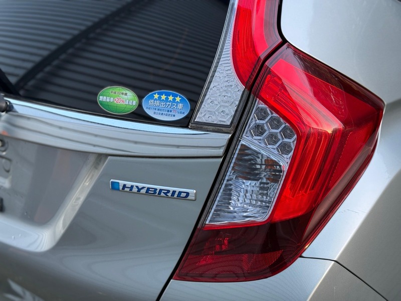 Honda Jazz FIT 2016- Hybrid | Excellent MPG