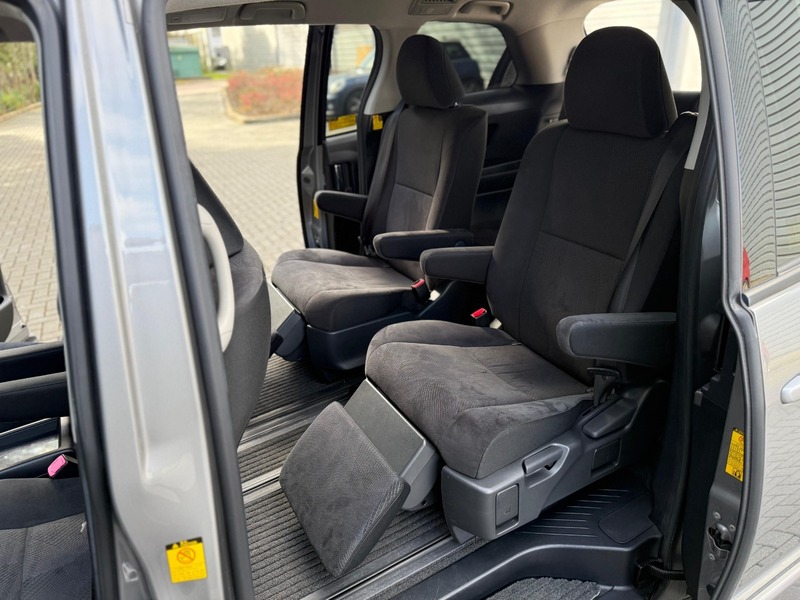 Toyota Estima 2014 | Petrol 2.4L | Exceptionally Clean