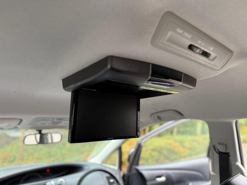 Toyota Estima Aeras Premium Edition 2013