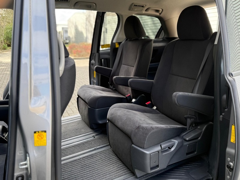 Toyota Estima 2014 | Petrol 2.4L | Exceptionally Clean