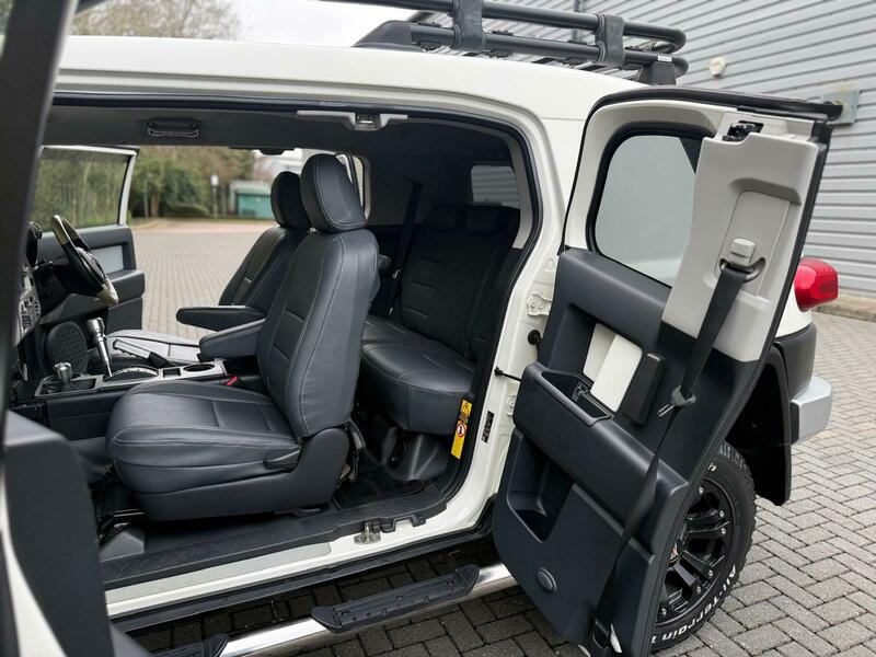 Toyota FJ Cruiser 2014 ULTIMATE EDITION PETROL AUTO STUNNING