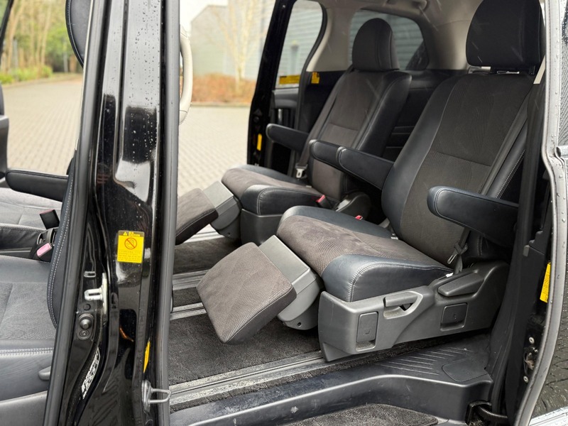 Toyota Estima Aeras Premium Edition 2013