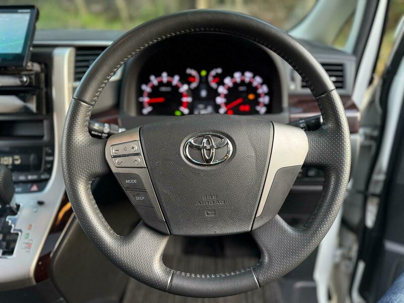 Toyota Vellfire 2013 Dual Sunroof