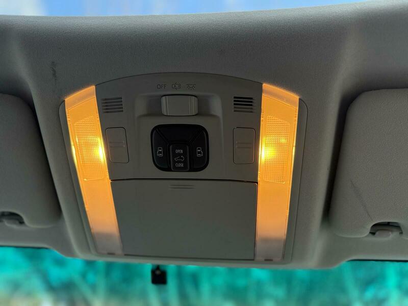 Toyota Vellfire 2013 Dual Sunroof