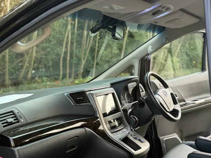 Toyota Alphard 2013 Premium Edition Modelista Body Kit