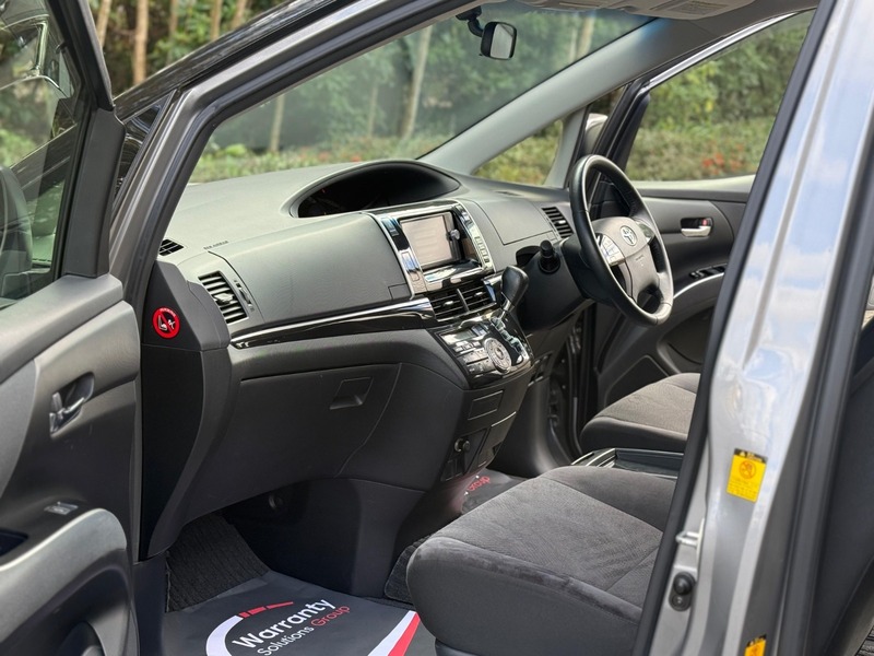 Toyota Estima 2014 | Petrol 2.4L | Exceptionally Clean