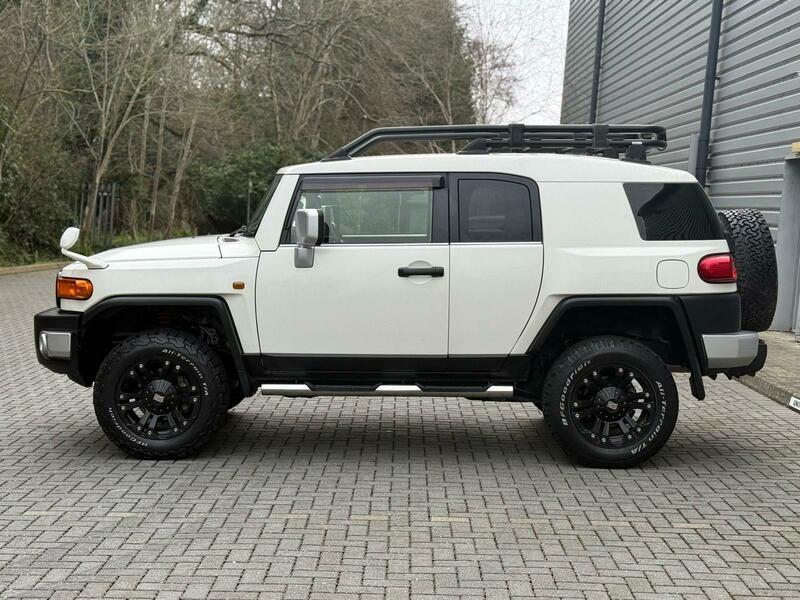 Toyota FJ Cruiser 2014 ULTIMATE EDITION PETROL AUTO STUNNING