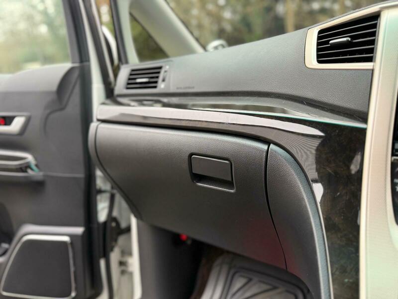 Toyota Alphard 2400cc Petrol Goldeneye 2 Body Kit 2014