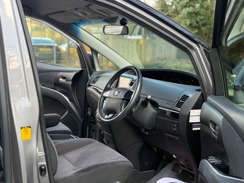 Toyota Estima 2014 | Petrol 2.4L | Exceptionally Clean