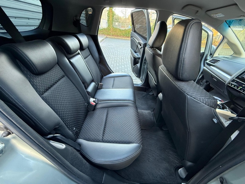 Honda Jazz FIT 2016- Hybrid | Excellent MPG