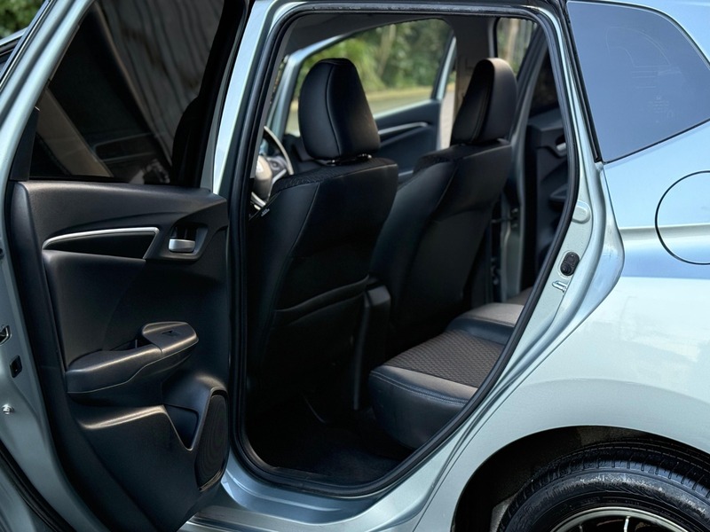 Honda Jazz FIT 2016- Hybrid | Excellent MPG