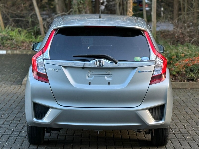 Honda Jazz FIT 2016- Hybrid | Excellent MPG
