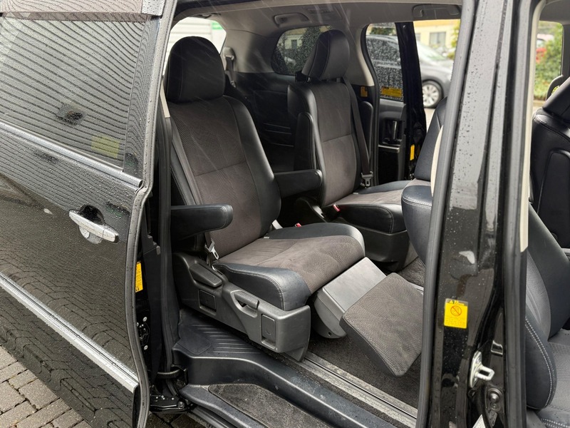 Toyota Estima Aeras Premium Edition 2013