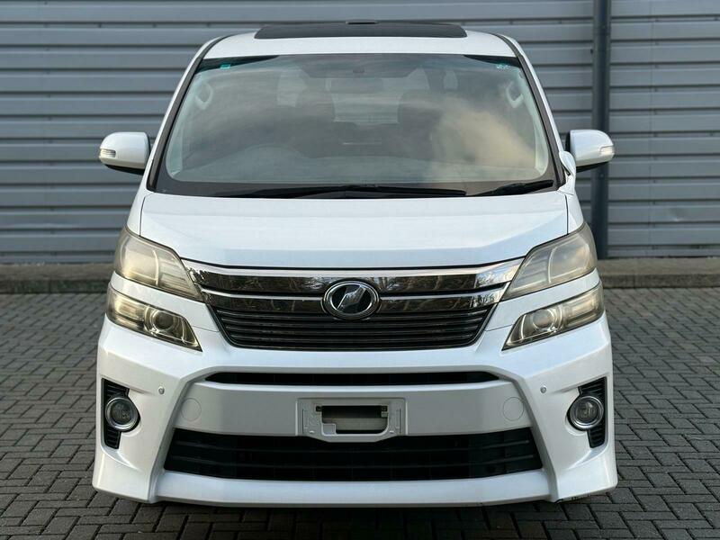 Toyota Vellfire 2013 Dual Sunroof