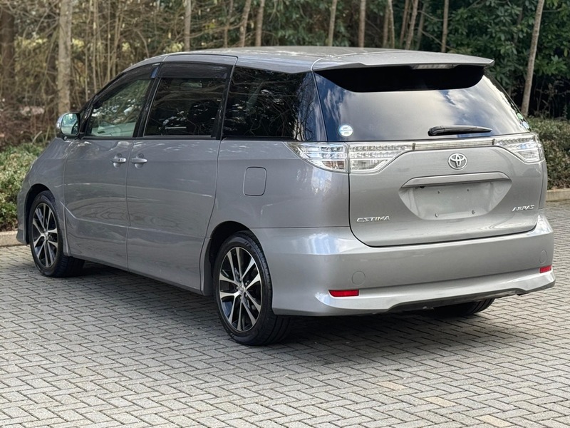 Toyota Estima 2014 | Petrol 2.4L | Exceptionally Clean